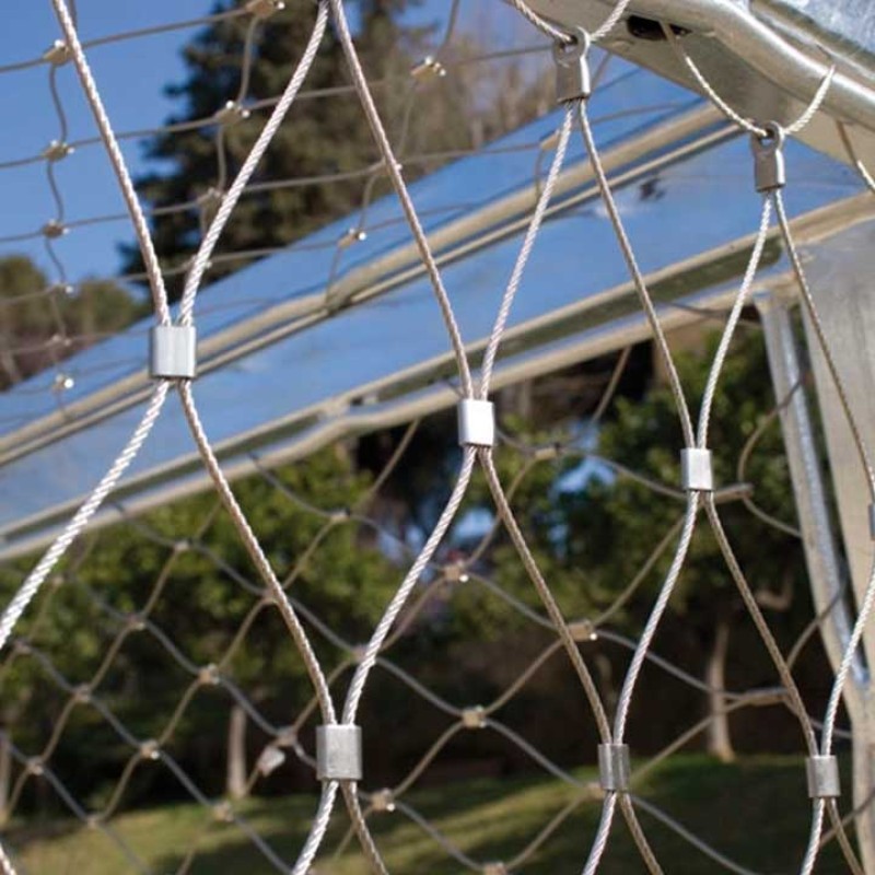 Porteria de futbol amb cistella de bàsquet